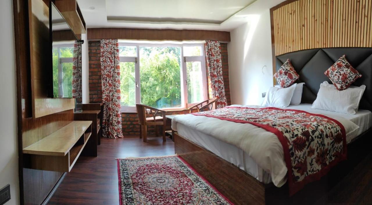 Hotel Lidder Palace Pahalgam Ngoại thất bức ảnh