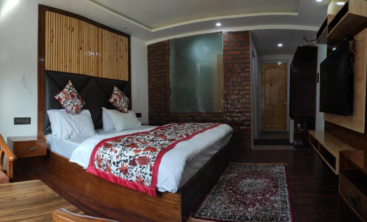 Hotel Lidder Palace Pahalgam Ngoại thất bức ảnh