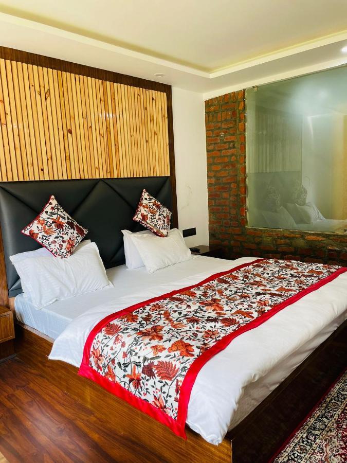 Hotel Lidder Palace Pahalgam Ngoại thất bức ảnh