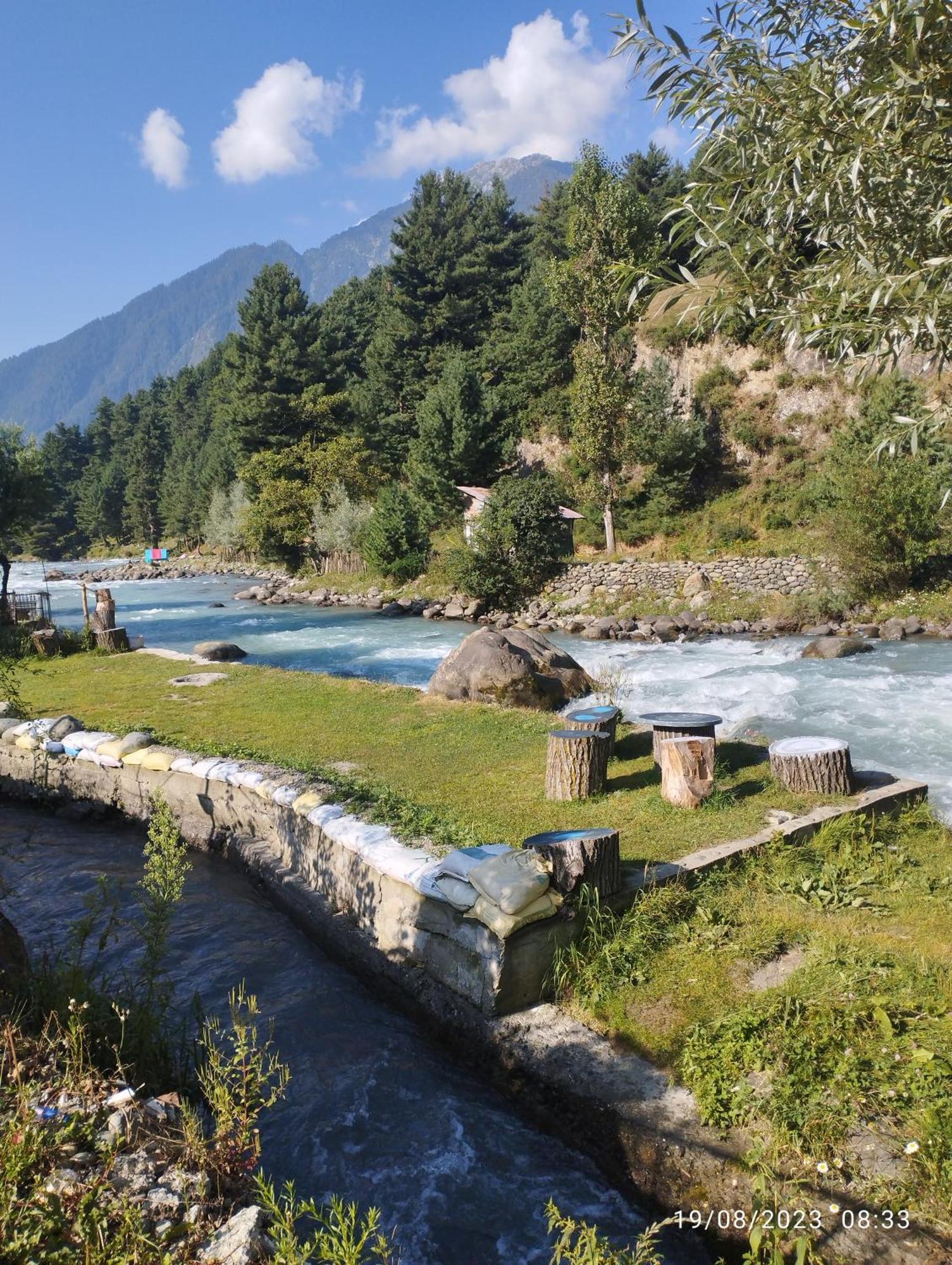 Hotel Lidder Palace Pahalgam Ngoại thất bức ảnh